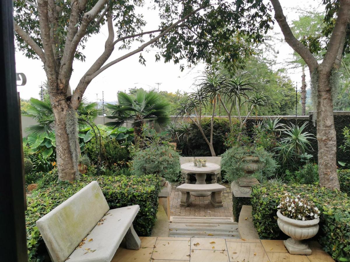 At 98 On Lynburn Guest House Pretoria Ngoại thất bức ảnh