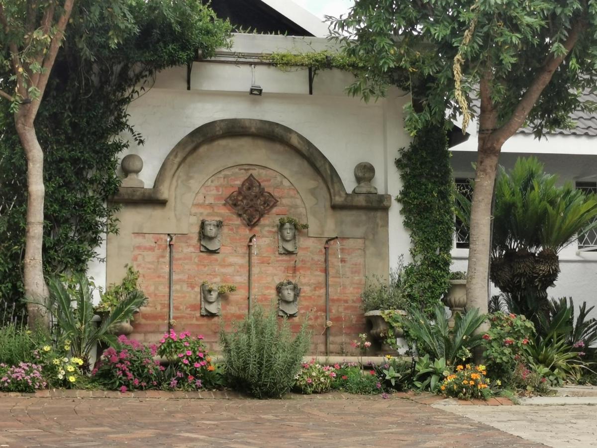 At 98 On Lynburn Guest House Pretoria Ngoại thất bức ảnh