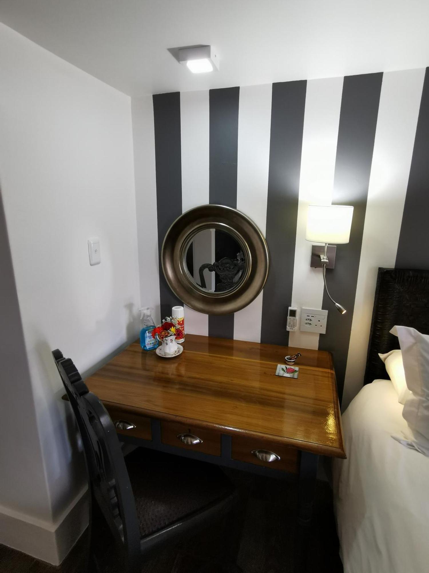 At 98 On Lynburn Guest House Pretoria Phòng bức ảnh