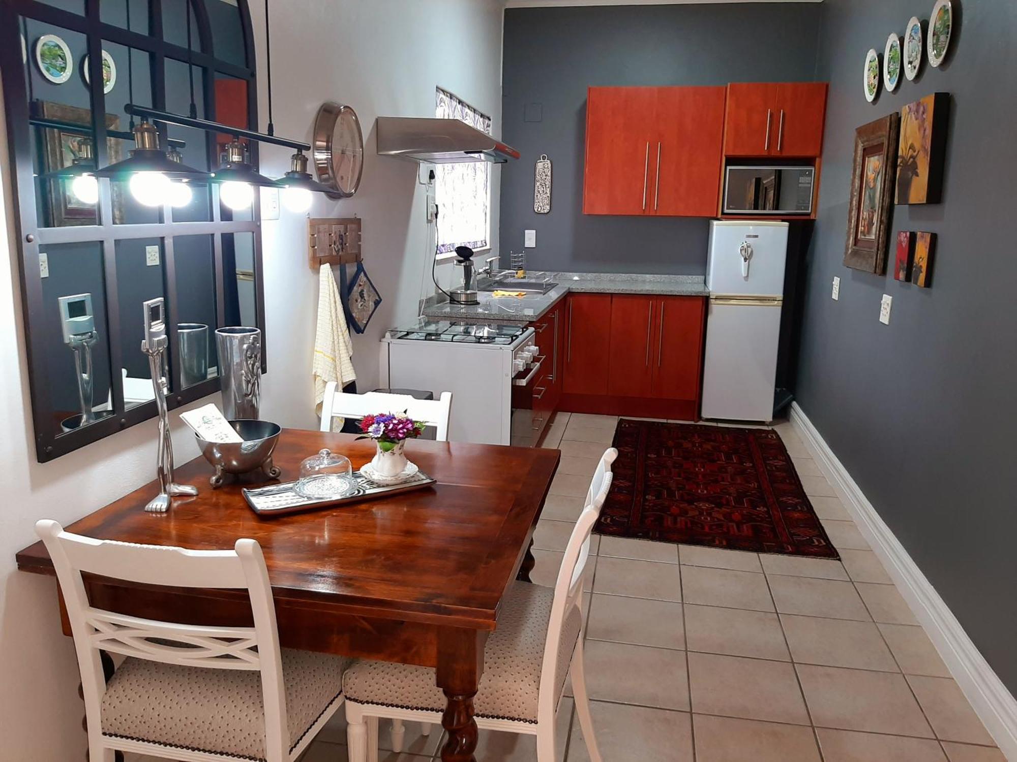 At 98 On Lynburn Guest House Pretoria Phòng bức ảnh