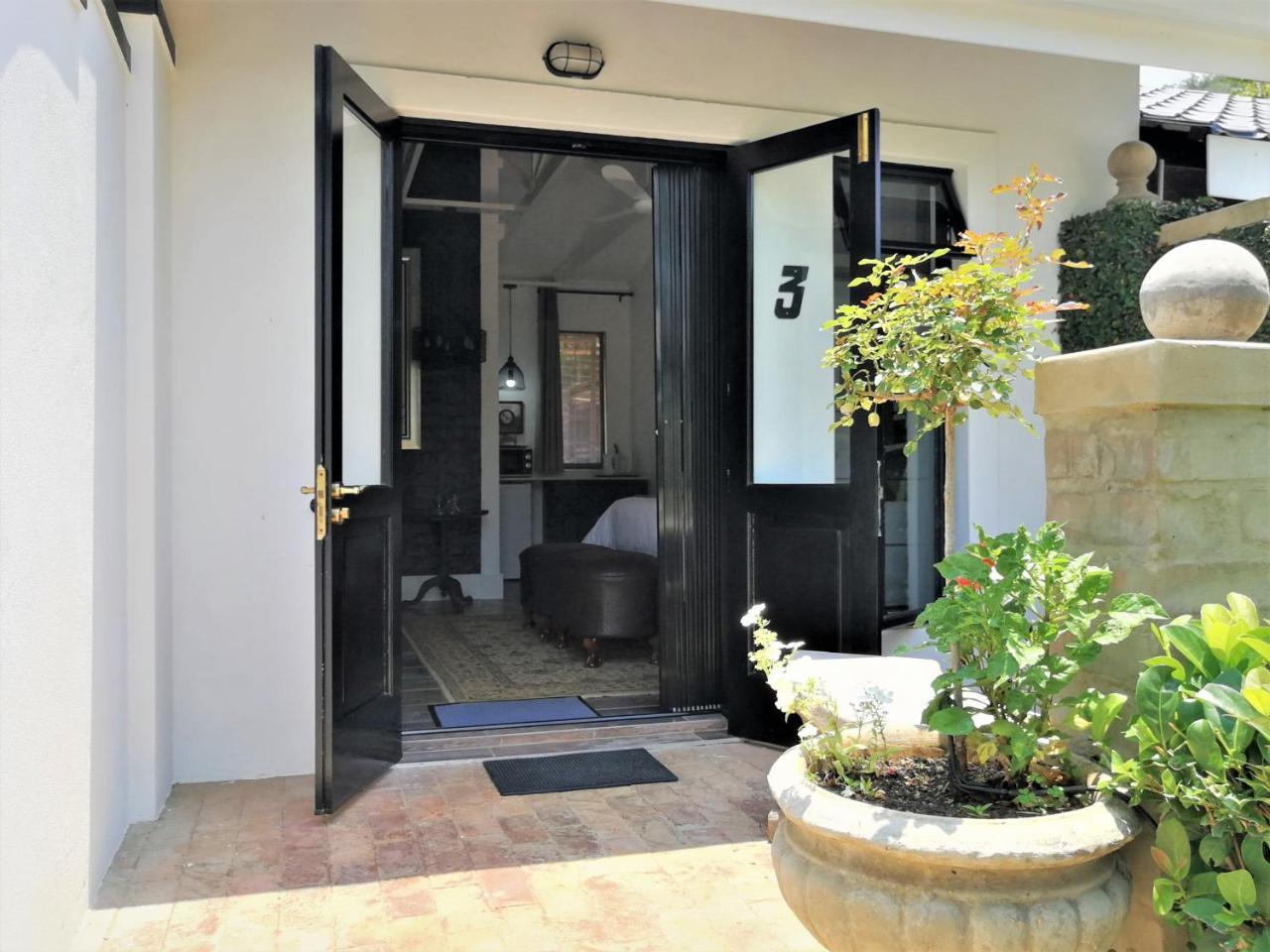 At 98 On Lynburn Guest House Pretoria Ngoại thất bức ảnh